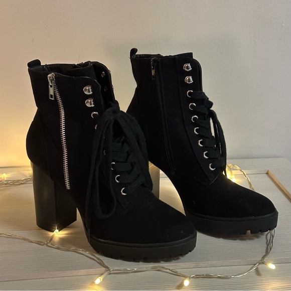 Forever 21 Shoes - Forever 21 Black Lace-Up Chunky Heel Ankle Boots